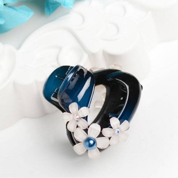 Something Blue Sapphaire Bue Small Hair Clip Claw - Picture 3 of 5